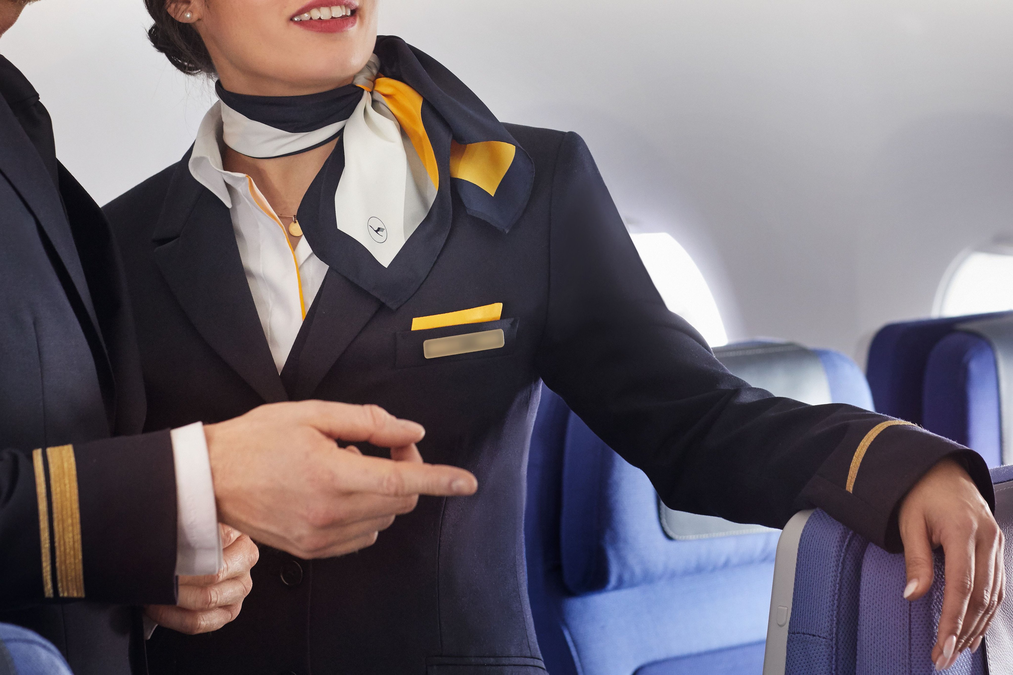 Lufthansa  and  flight attendants' union UFO  agree  on  salary  increases  for  around  19,000  cabin personnel  !