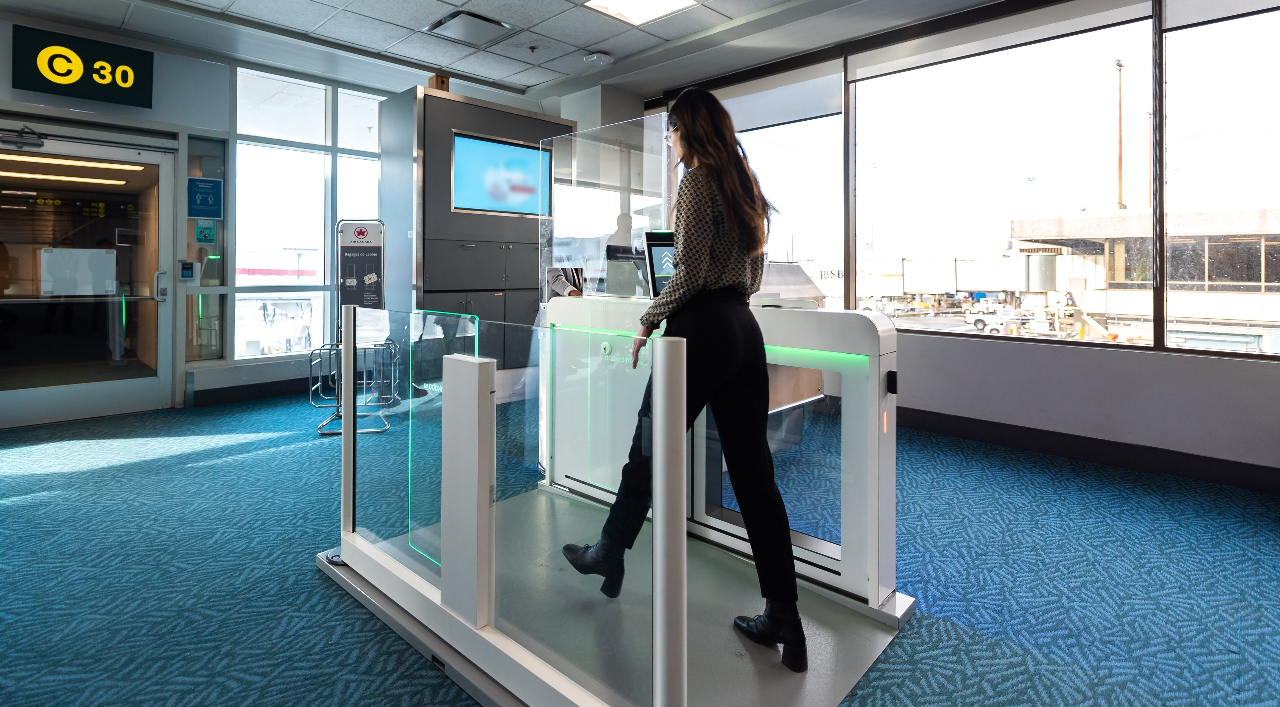 Air Canada First  To Use  Facial  Recognition  Technology  To  Confirm  Identification Of  Passengers  In Canada.