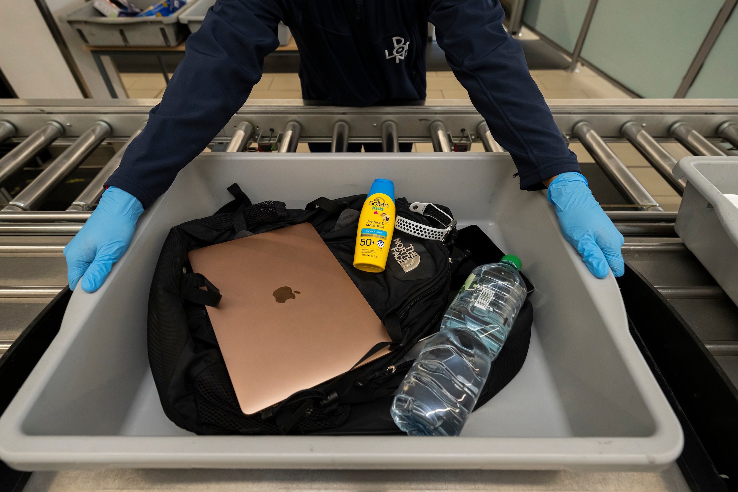 It's in the Bag ! New  Scanners  In London City Airport  Bring  End  to  Hand luggage restrictions and 100ml Liquid  Limit.