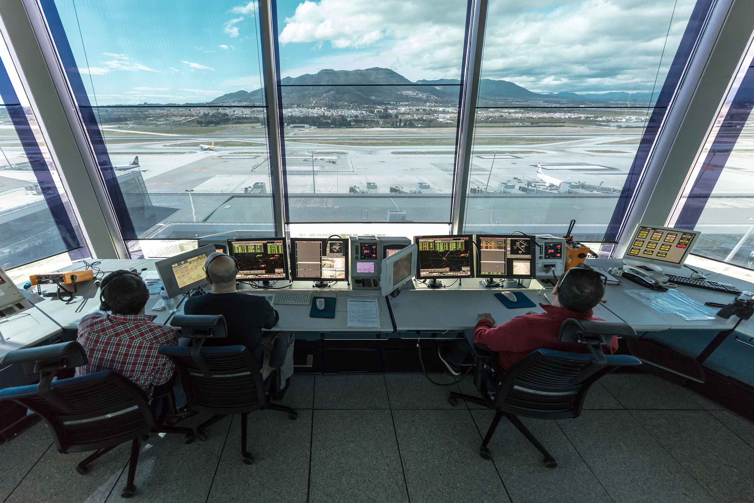 ENAIRE completes the implementation of new air navigation procedures in Malaga-Costa del Sol Airport.