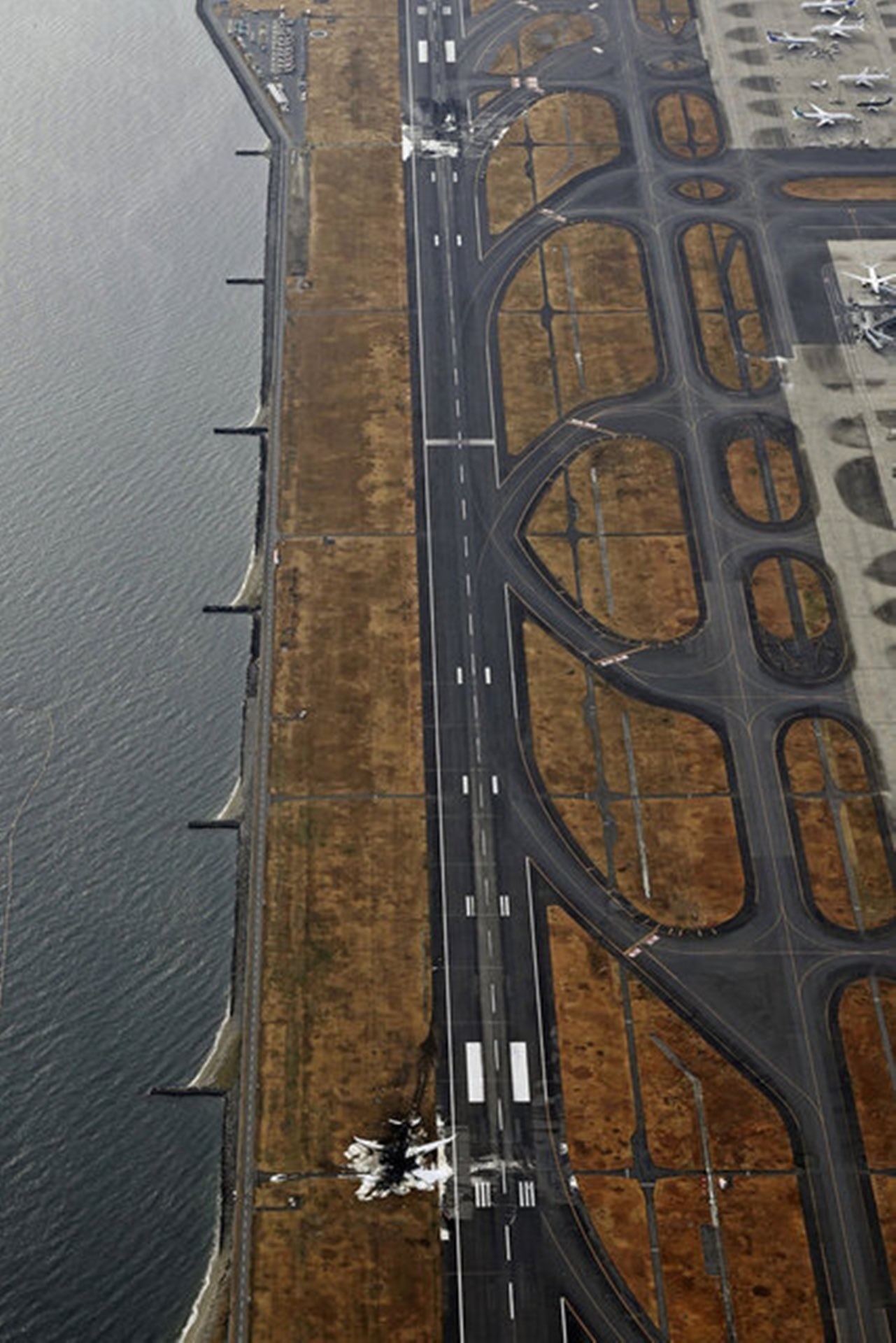 Japan  Announced  Modification  Of  Its  Protocols  To  Avoid  Accidents  In  Airports  Due To Runway Incursions.