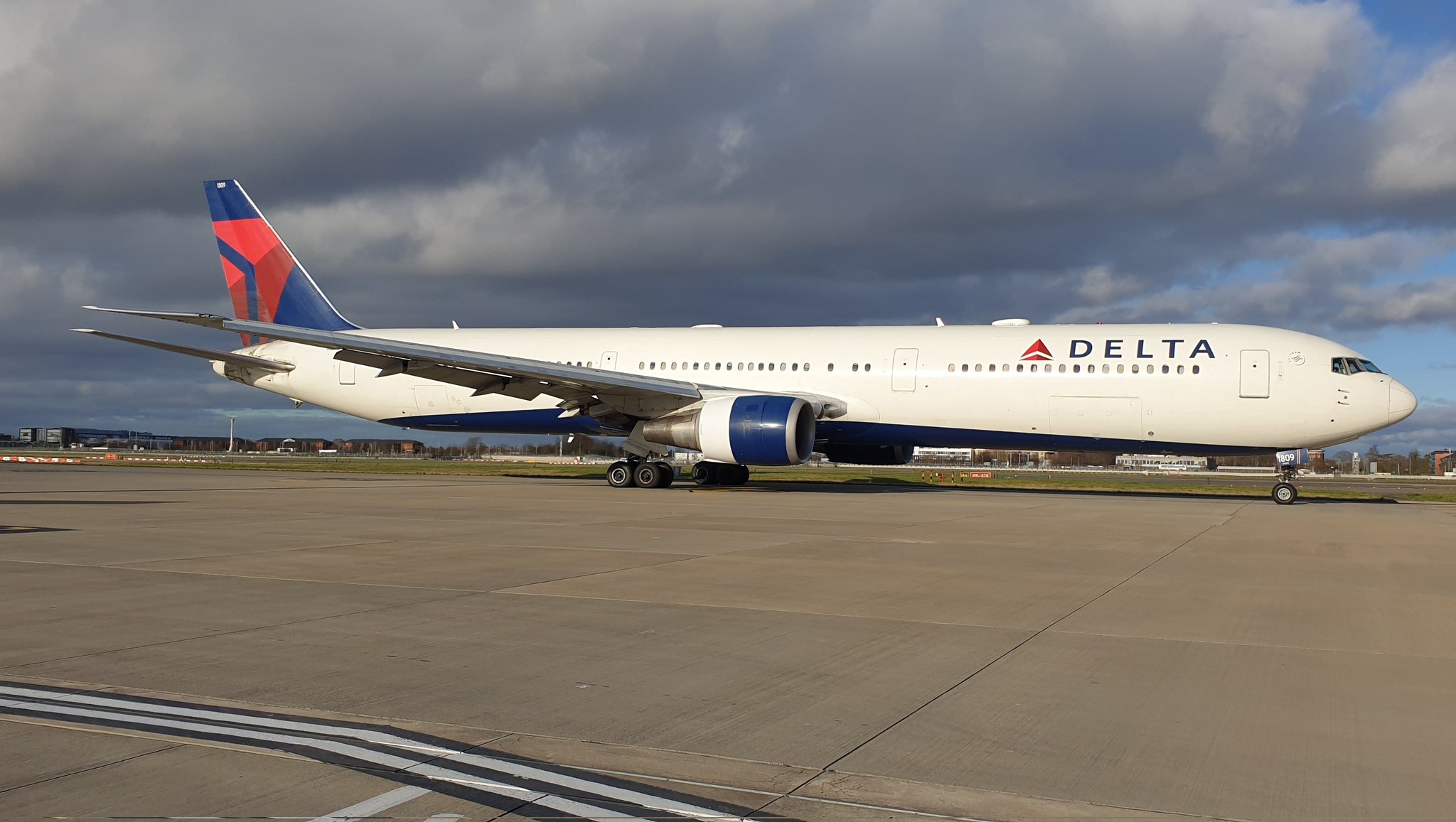 Delta Pilot who was over alcohol limit before flight jailed for 10 months.