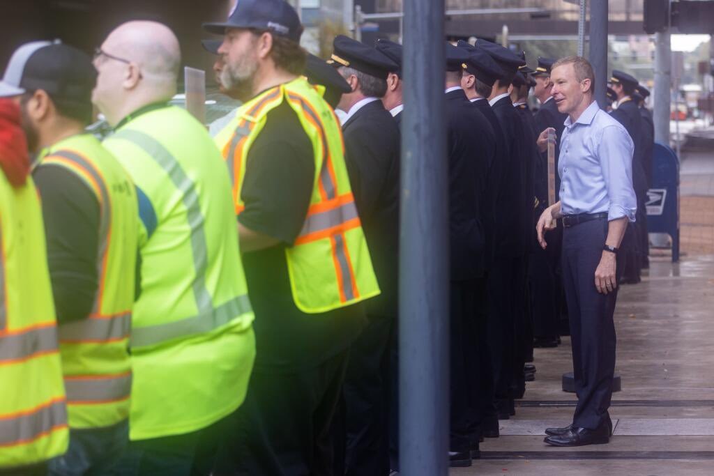 United Airlines  asking  Pilots  to  consider  unpaid leave  next  month , Union  expects trend continuation this Summer.