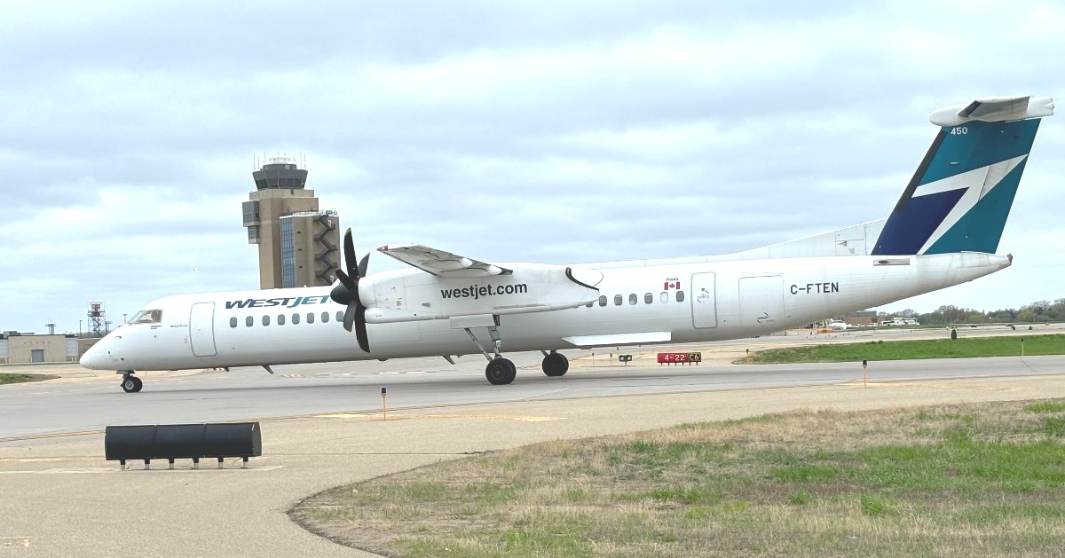 Canadian WestJet issues 72-hour lockout notice to Aircraft Engineers' union.