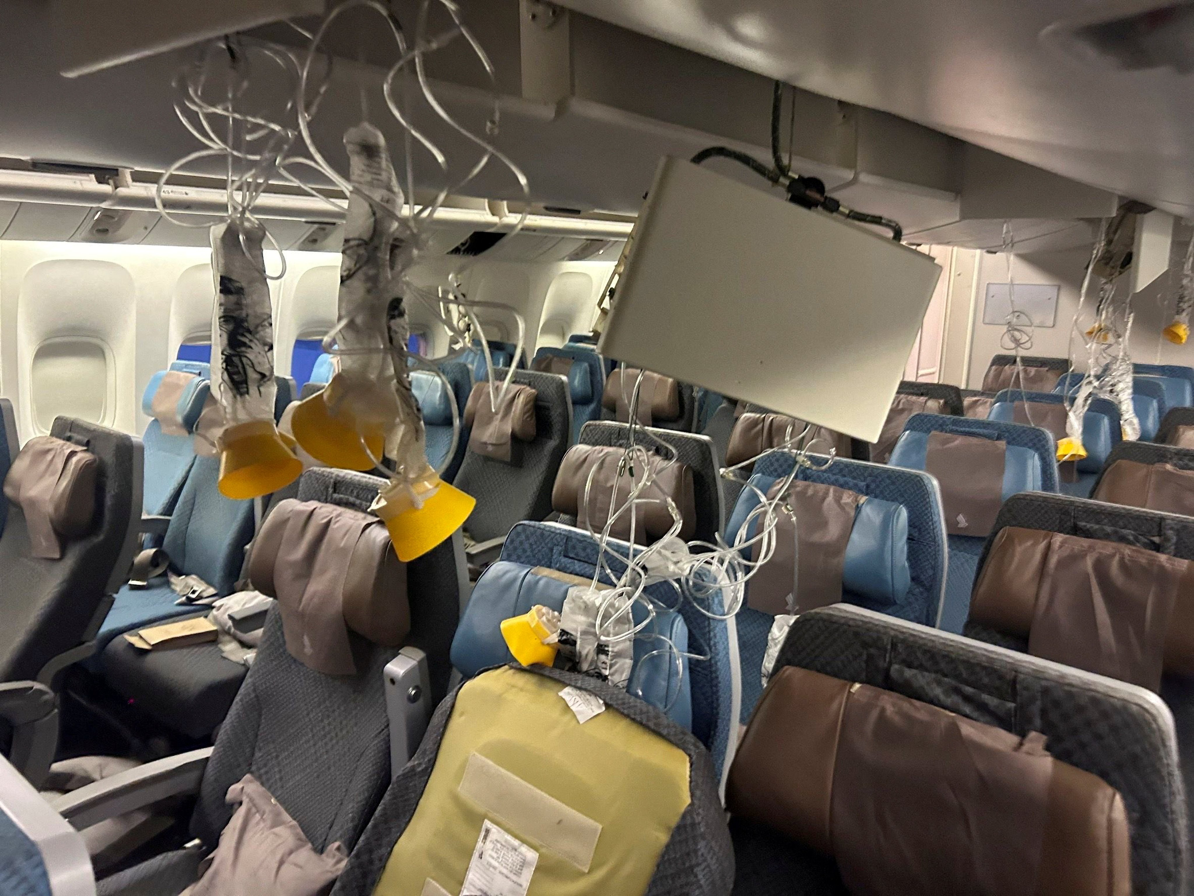 What  Does  Singapore's Transport  Safety Investigation  Bureau  Report  About  The  May 21  Singapore Airlines  Flight  Severe Turbulence Incident ?