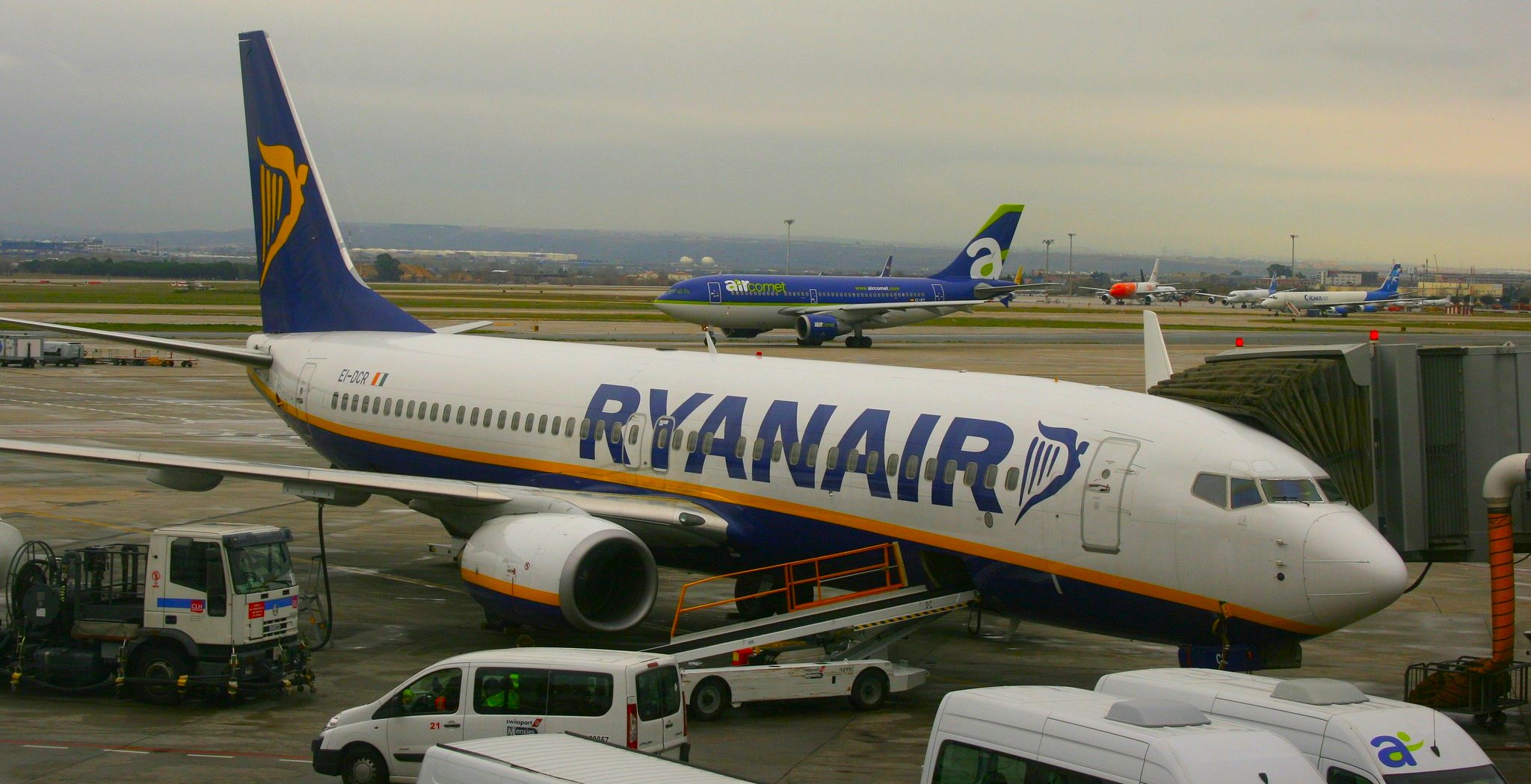 Historic ! Spanish government has imposed fines of over €150 million on four low-cost airlines for charging hand luggage fee and and unlawful practices.