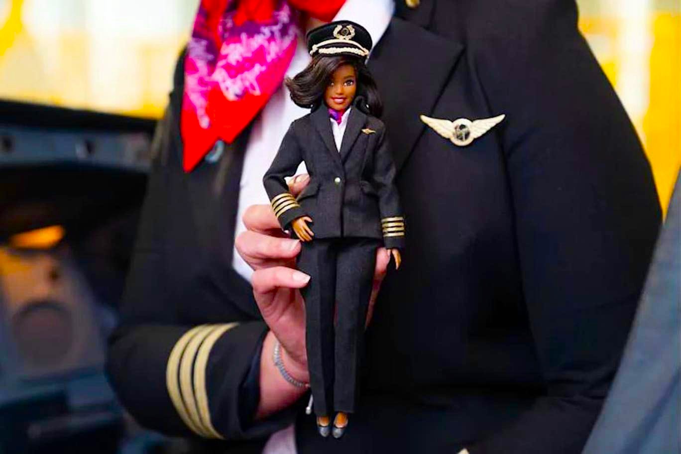 Rare !  Dual-Employment Of  Pilot ,  First Officer  Caught  Flying  For Two  Airlines.