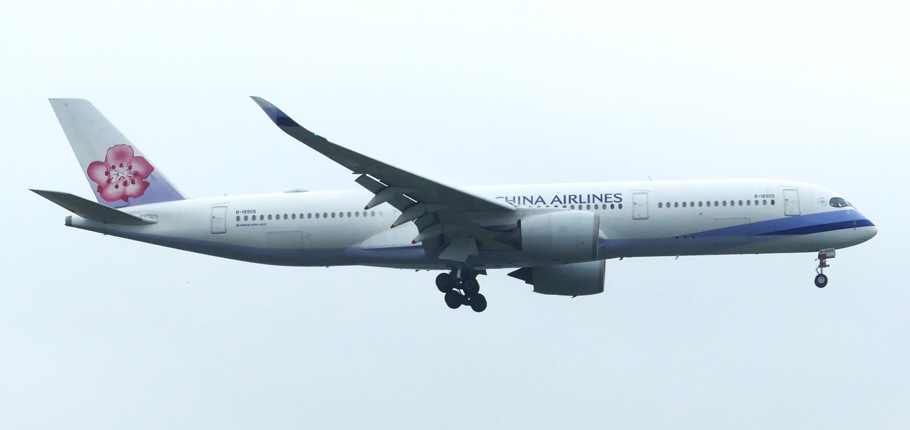 Taiwan's Civil Aviation Administration fined Starlux for not following SOP for Go-around and China Airlines for negligence in Diverting to a longer route.