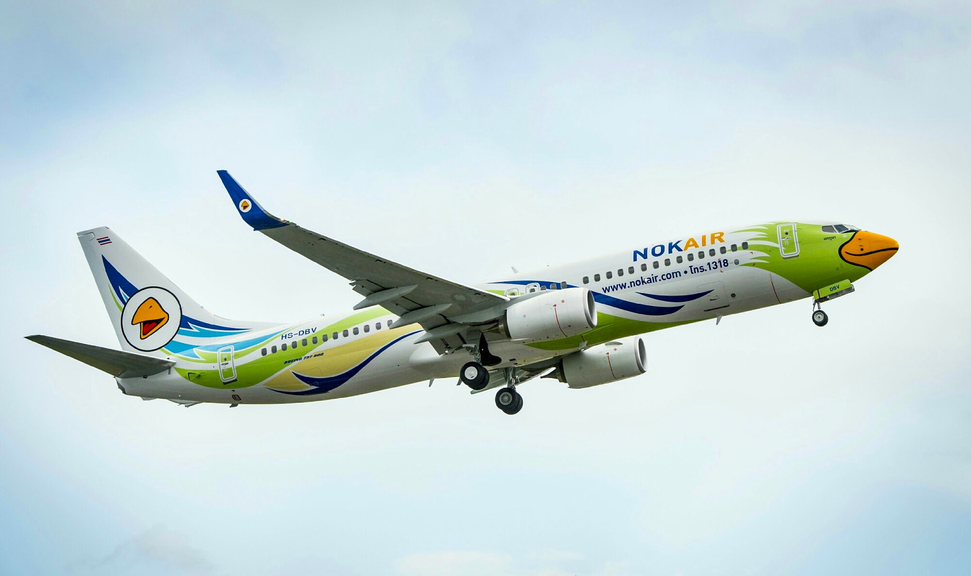 Thailand plans to give away thousands of free domestic flights to attract foreign tourists.