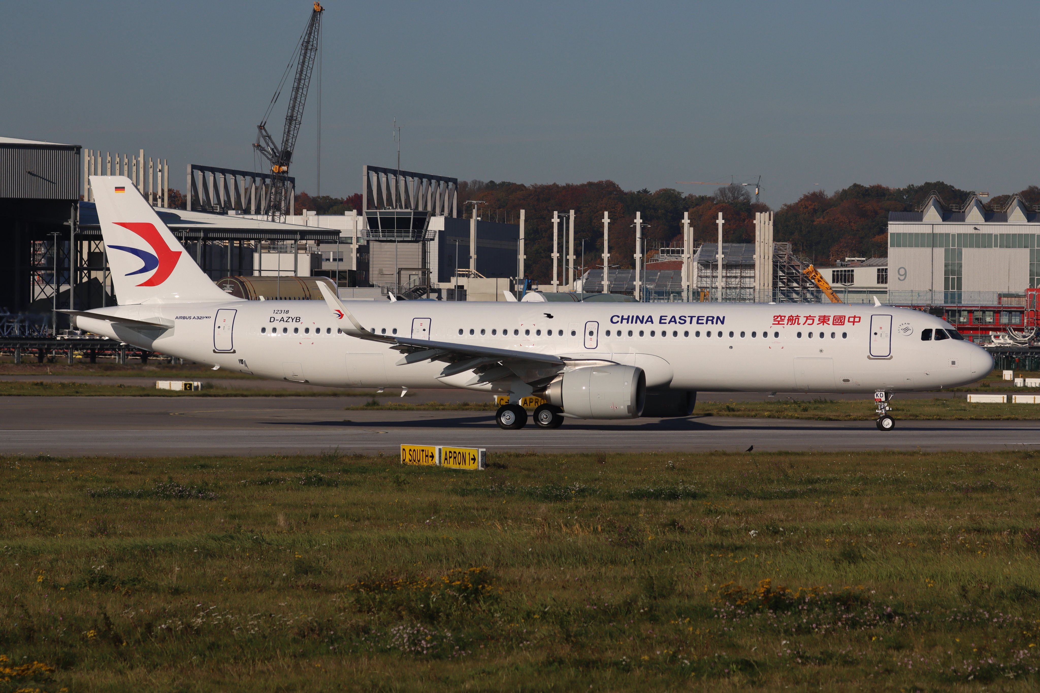 Valued at $15.8 billion, China Eastern Airlines' mega-order of 101 A320neo Family includes A321neo and A321XLRs, deliveries between 2028 and 2032.