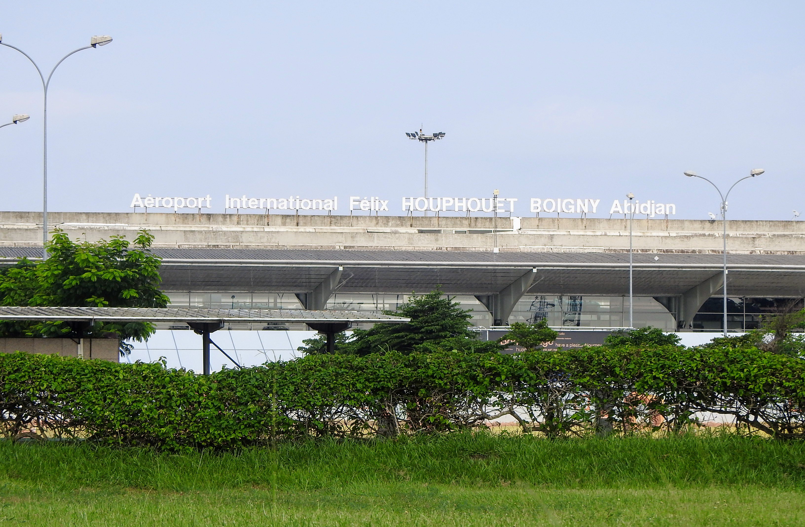 Abidjan Airport Steps Up Anti-Corruption Measures as Authorities Target Unofficial Tips