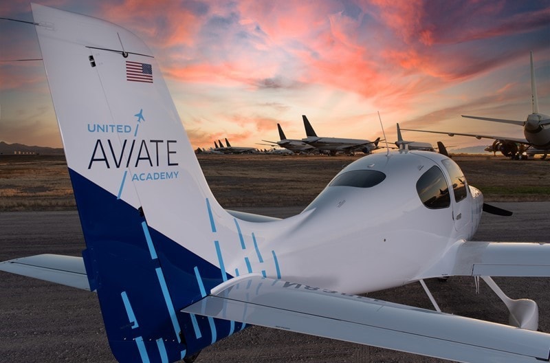 United to  Combat Pilot shortage using it's  'United Aviate Academy' ,  1st  Batch  of  30  starts  on 6th December , multi  engine  FI  rating  at $71,250 !
