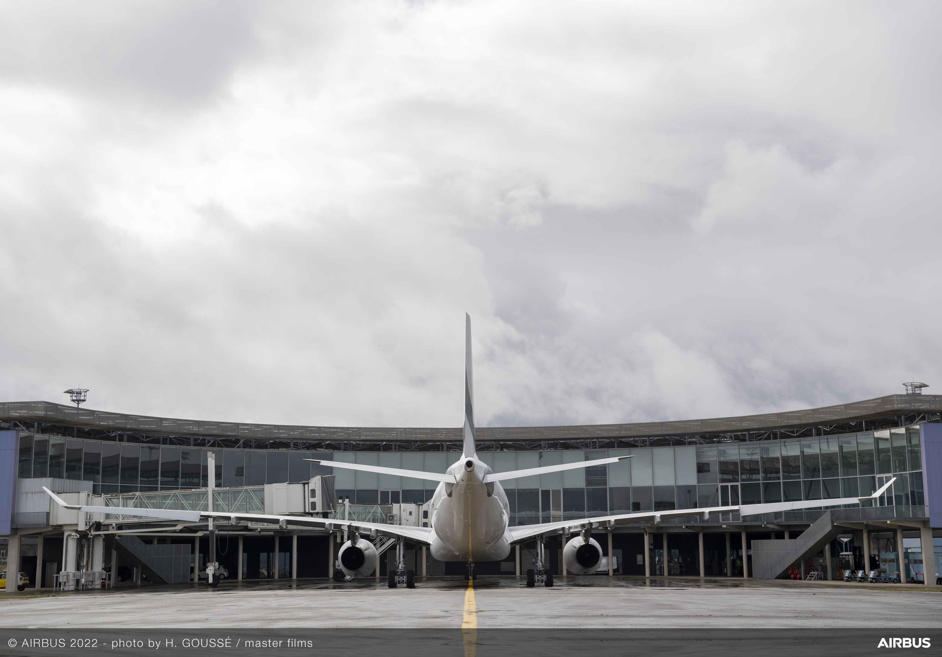 After  ACJ A319  and  ACJ A350 , K5-Aviation  has  taken  the  delivery  of  its  first  ACJ330-300  aircraft  from  ACJ (Airbus Corporate Jets) to boost the fleet !