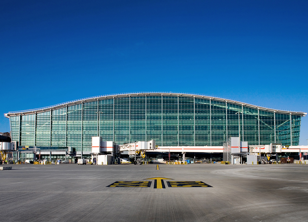 Press  Release  -  UK  CAA  Final  Proposals  :  Average  maximum  price  per  passenger that  airlines  will  pay  Heathrow  will  fall  from  £30.19 today  to  £26.31  in  2026 .